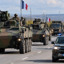 Какво се случва - Френски военни и техника преминават през България