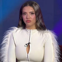 Дара си смени името! След конфликта със Саня Армутлиева, певицата се представя по различен начин