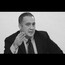 СЪЛЗИ И ПОСЛЕДНО СБОГОМ СЪС СЛАВИ БИНЕВ! Стотици го изпратиха в последния му път