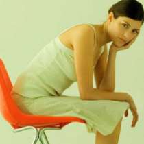 Продължителното седене повишава риска от рак на дебелото черво и матката