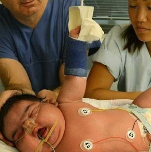 Жена роди 6-килограмово бебе!