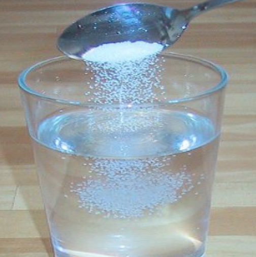 Лечение на хемороиди само с разтвор от сол и сода