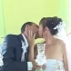 Тежък живот чака този младоженец с такава булка до себе си! (Видео)