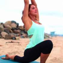 Йога на плажа (Видео)