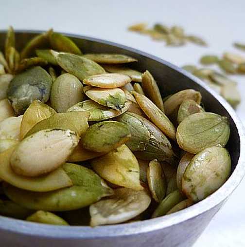 Изяжте шепа тиквени семки при мъчително главоболие 