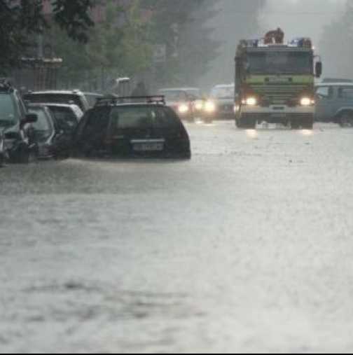 Потоп в Ловеч, обявиха бедствено положение