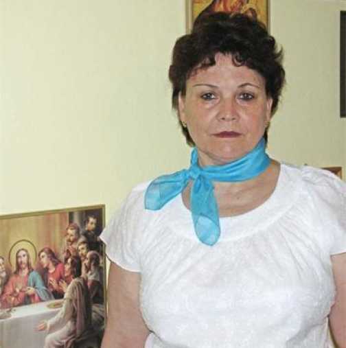 Вижте Надя Андреева, жената, която лекува рак по телефона!