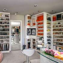 Снимки: Така изглежда луксозен гардероб за жени, струващ 500 000 долара 
