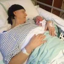 Жена се подложи на мастектомия едва 30 минути след като роди 