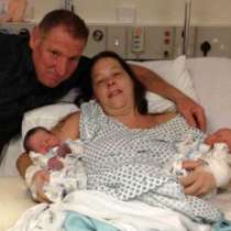 Вижте корема на бременна жена, която ражда близнаци тежки 7,2 кг 