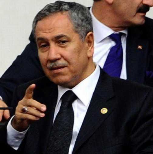 Турски вицепремиер призова жените да не се смеят публично