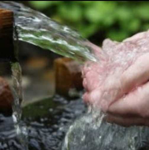 Премахване на уроки и лошо влияние с чиста вода