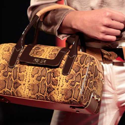 Вижте дамската чанта, която има 1000 г. гаранция и струва ...