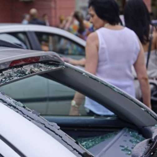 Шокиращ инцидент в Пловдив! Ракета се заби в лек автомобил