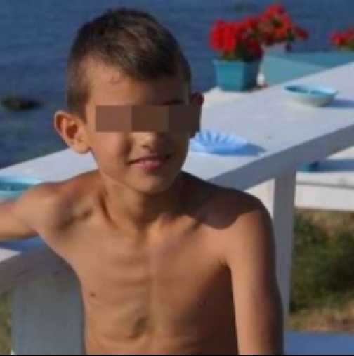 Малкият, когото в Пирогов сметнаха за безнадежден случай започна да се храни... в немска клиника