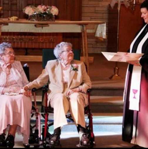 90-годишни жени сключиха брак помежду си