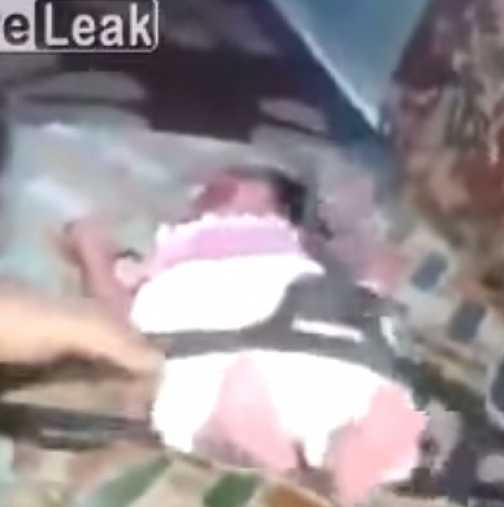 Ужасяващо видео, което разстрои света: Баща бие бебето защото плаче!