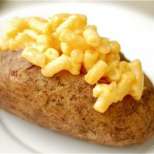 Макарони със сирене в картофена черупка