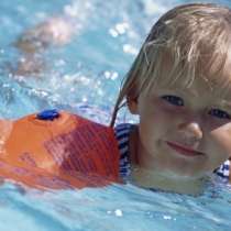Как да научим детето да плува?