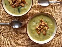 Зеленчукова супа с тиквички и картофи