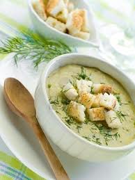Крем супа с тиквички, копър и крутони