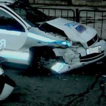 Полицейска кола катастрофира при преследване на бандити