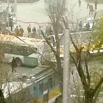 Тежка катастрофа между автобус и трамвай в центъра на столицата!