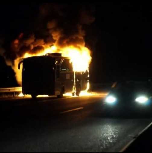 Шофьор спаси пътници от запален автобус
