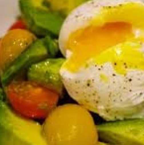 Завладяваща диета с яйца, извара и салата - отслабване 7 кг за 7 дни!