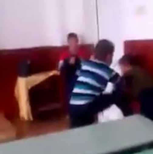 Ето какво се случва в българските училища! Насилие и бой между деца - Потресаващо видео!