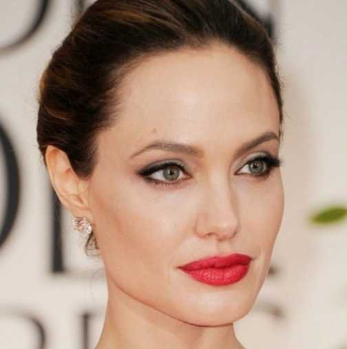 Анджелина Джоли претърпя тежка автомобилна катастрофа!