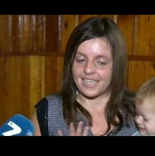 Невероятната история на една жена: Куриери спасяват майка с три бебета
