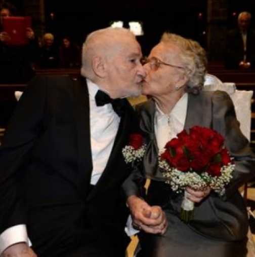Благодарни ти Фейсбук: Възрастни хора се откриха се след 70 години раздяла и се ожениха