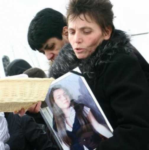Майката на убитата Мирослава: Гробището е вторият ми дом