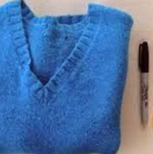 Жена сряза пуловера си и това, което направи от него е удивително!