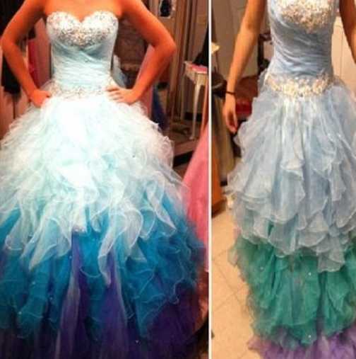 Поръчали си идеалната сватбена рокля по интернет, но ето какво получили