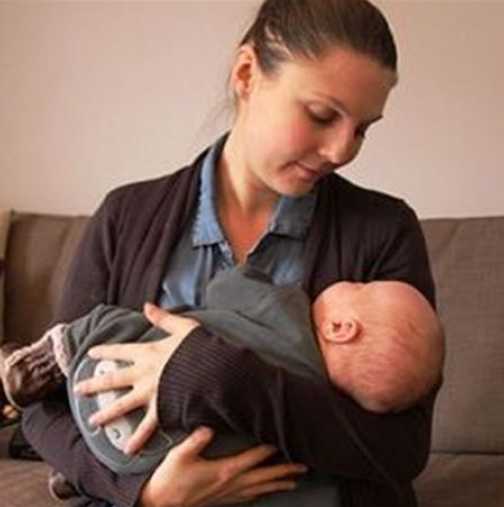 Незряща майка видя бебето си по специален начин