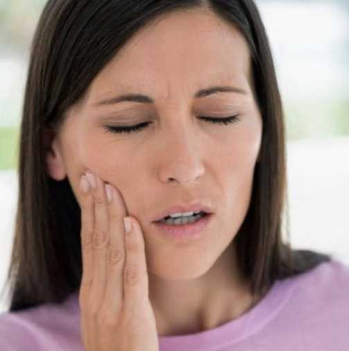 Освободете се от болката в зъбите за 5 минути: Това домашно лекарство ще ви разреши големи проблеми