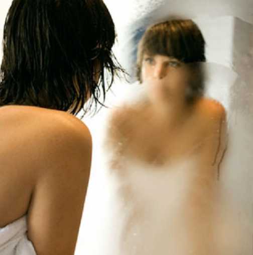 Перфектен трик: Ето как да не ви се изпотява огледалото в банята!