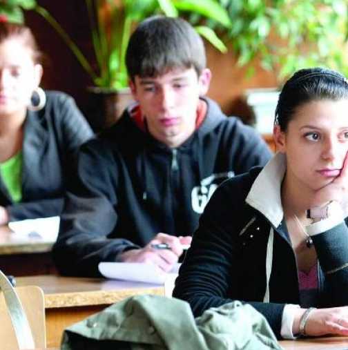 Разтърсващо писмо на ученичка от Варна: Децата припадат в училище!