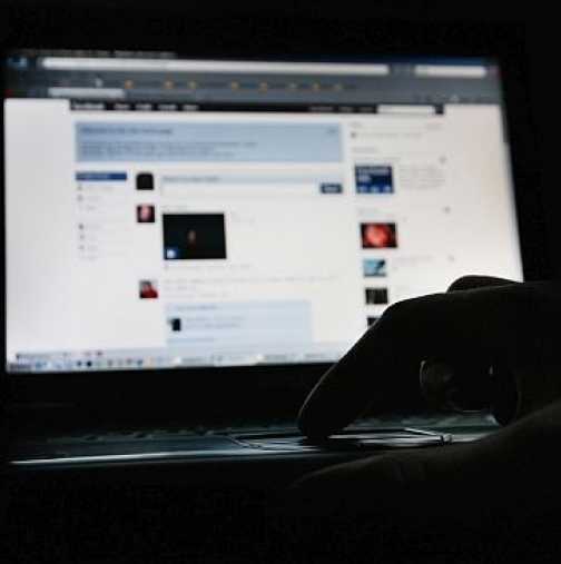 Младо семейство от Шумен се разведе заради Фейсбук
