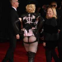 Мадона шокира: На 56 години и така се появи на червения килим