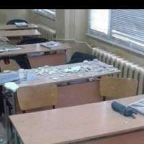 Част от тавана на класната стая падна върху две ученички