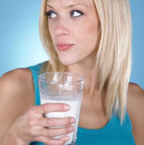 Защо жените трябва да пият мляко?