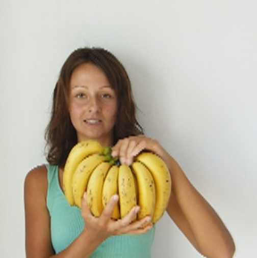 Решава 12 дни да яде само банани. Резултатите от нейния експеримент са смайващи!