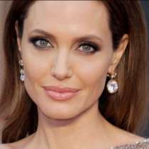 Анджелина Джоли претърпя още една операция