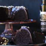 Шоколадов кейк със зехтин и шоколадов ганаш
