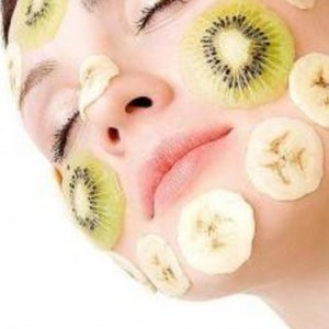 Домашна маска за освежаване на лицето от гроздов сок