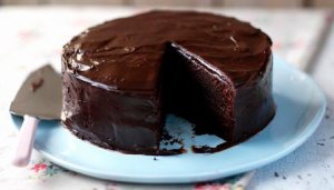 Шоколадова торта със заливка