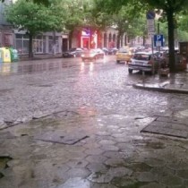 Пороен дъжд в София